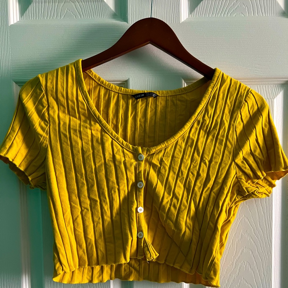 SHEIN Cropped Top